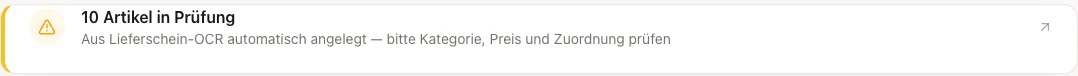 Hinweisleiste aus der Lagerflow-Oberfläche: „10 Artikel in Prüfung — aus Lieferschein-OCR automatisch angelegt, bitte Kategorie, Preis und Zuordnung prüfen".